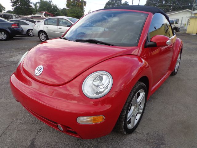 Volkswagen New Beetle 2005 photo 4