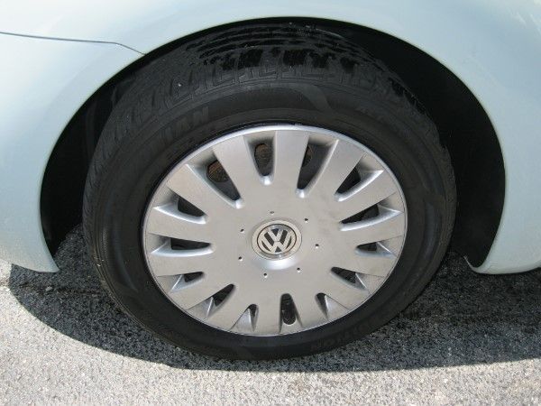 Volkswagen New Beetle 2005 photo 17