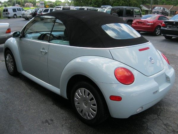 Volkswagen New Beetle 2005 photo 2