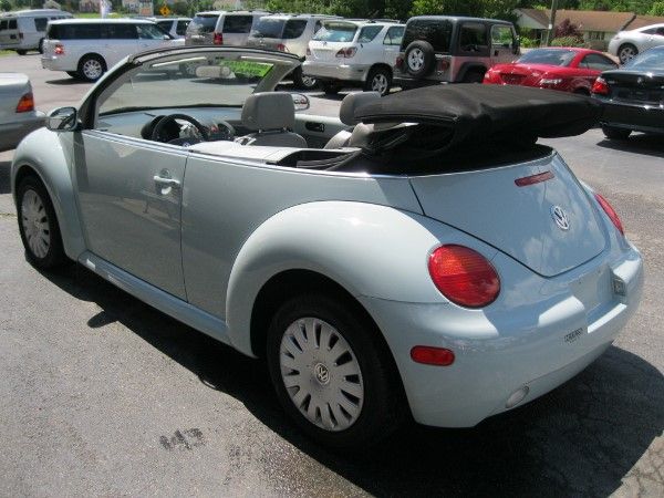 Volkswagen New Beetle 2005 photo 23