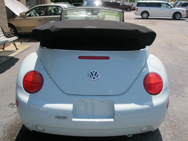 Volkswagen New Beetle 2005 photo 24