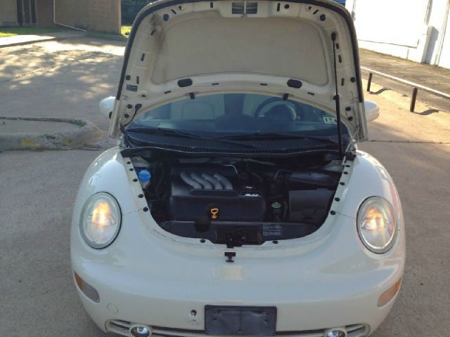 Volkswagen New Beetle 2005 photo 1