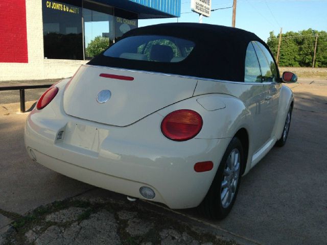 Volkswagen New Beetle 2005 photo 15