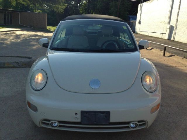 Volkswagen New Beetle 2005 photo 16