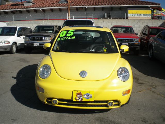 Volkswagen New Beetle 2005 photo 2