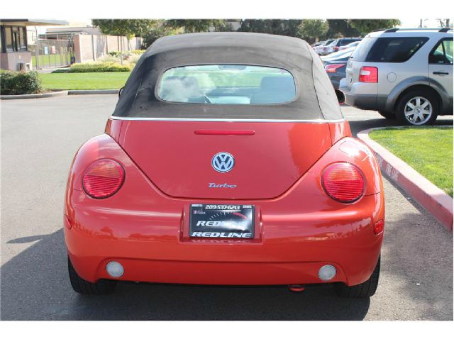 Volkswagen New Beetle 2005 photo 4