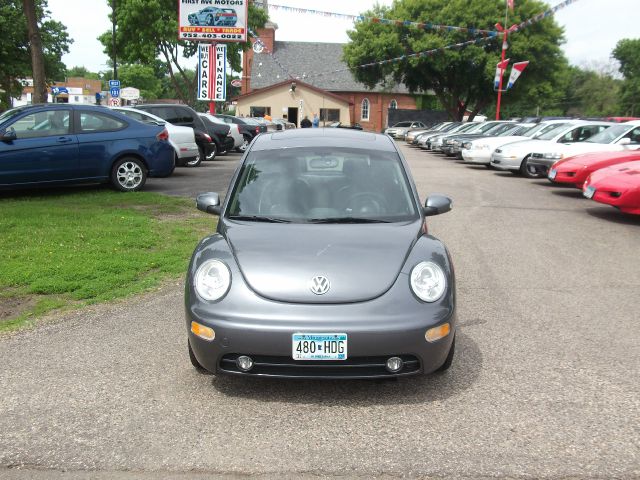 Volkswagen New Beetle 2005 photo 1