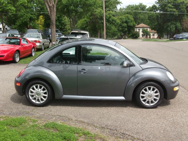 Volkswagen New Beetle 2005 photo 3