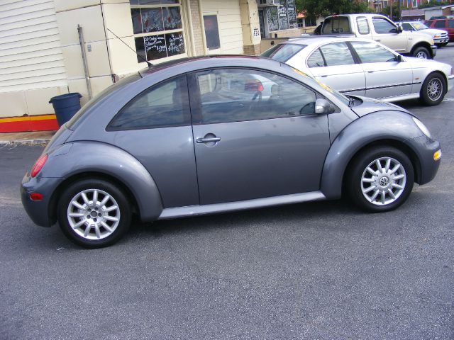 Volkswagen New Beetle 2005 photo 4