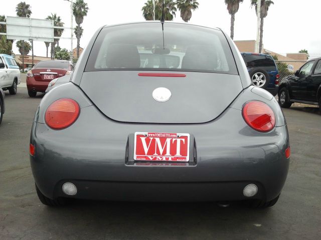 Volkswagen New Beetle 2005 photo 4