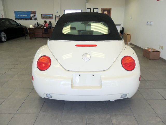 Volkswagen New Beetle 2005 photo 3