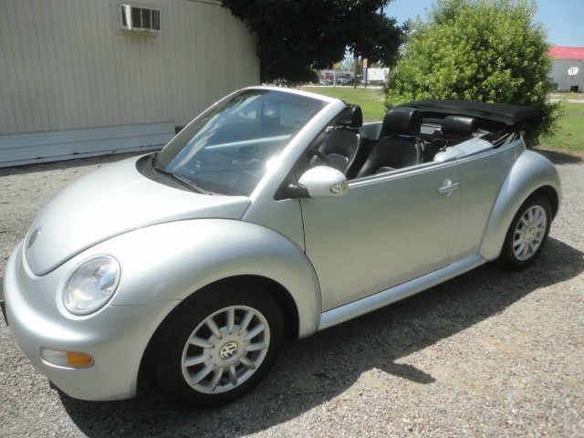 Volkswagen New Beetle 2005 photo 15