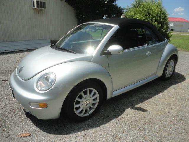 Volkswagen New Beetle 2005 photo 24