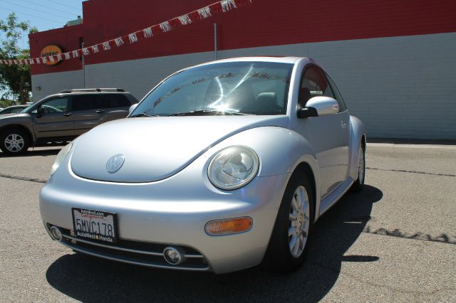 Volkswagen New Beetle 2005 photo 2