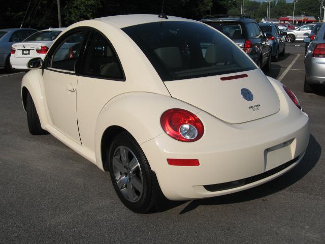 Volkswagen New Beetle 2006 photo 4