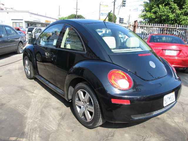 Volkswagen New Beetle 2006 photo 3