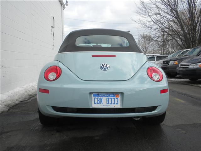 Volkswagen New Beetle 2006 photo 3