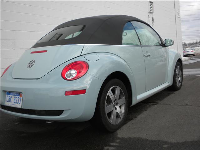 Volkswagen New Beetle 2006 photo 4