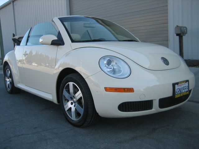 Volkswagen New Beetle 2006 photo 1