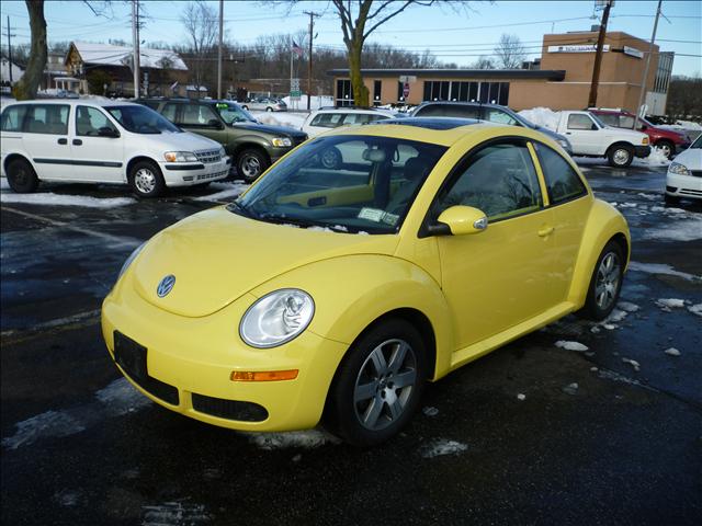 Volkswagen New Beetle 2006 photo 1