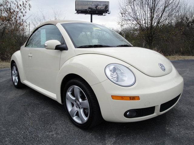 Volkswagen New Beetle 2006 photo 1