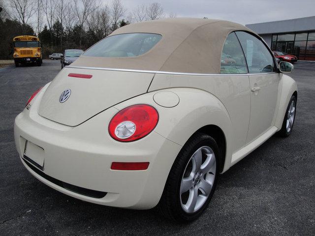 Volkswagen New Beetle 2006 photo 3