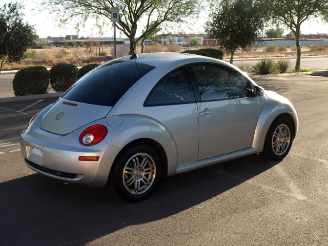 Volkswagen New Beetle 2006 photo 3