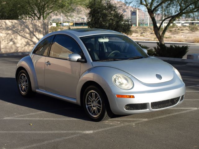 Volkswagen New Beetle 2006 photo 4