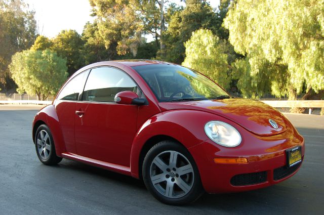 Volkswagen New Beetle 2006 photo 3