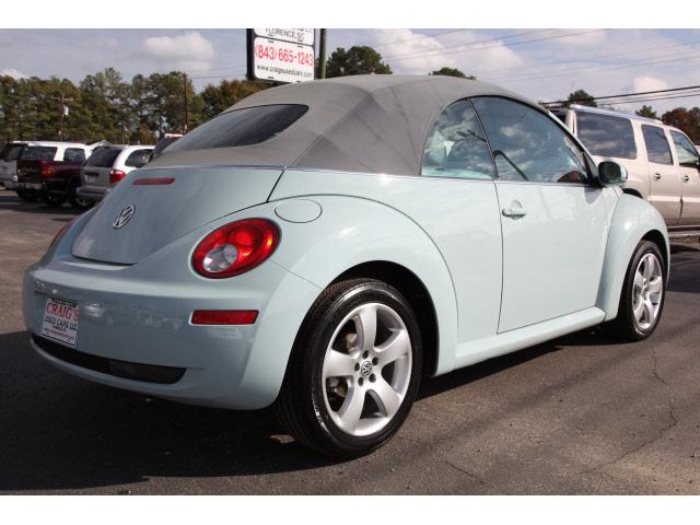 Volkswagen New Beetle 2006 photo 1