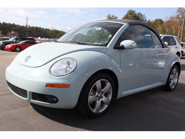 Volkswagen New Beetle 2006 photo 2