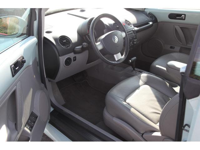 Volkswagen New Beetle 2006 photo 4