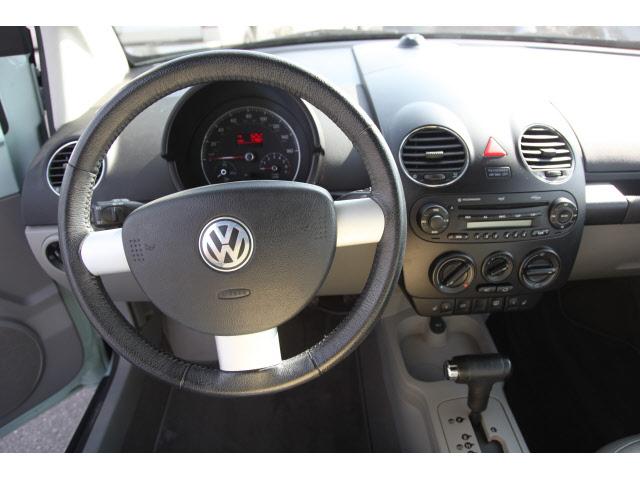 Volkswagen New Beetle 2006 photo 5