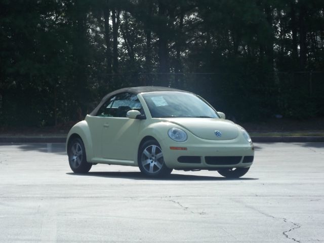 Volkswagen New Beetle 2006 photo 1