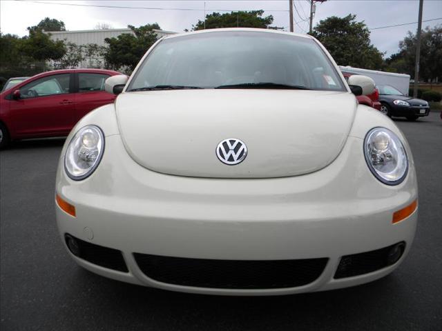 Volkswagen New Beetle 2006 photo 1