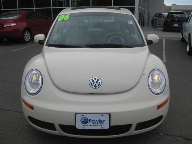 Volkswagen New Beetle 2006 photo 2