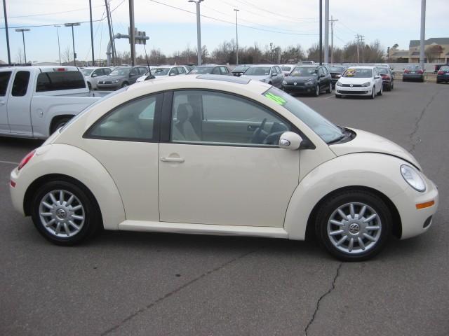 Volkswagen New Beetle 2006 photo 4