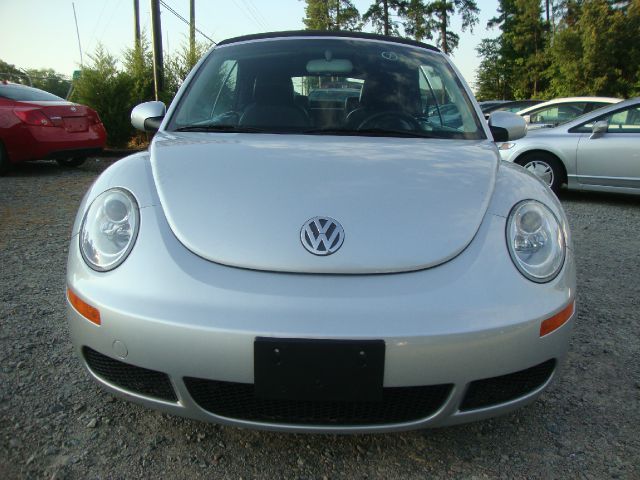 Volkswagen New Beetle 2006 photo 1