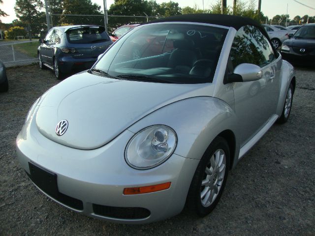 Volkswagen New Beetle 2006 photo 3