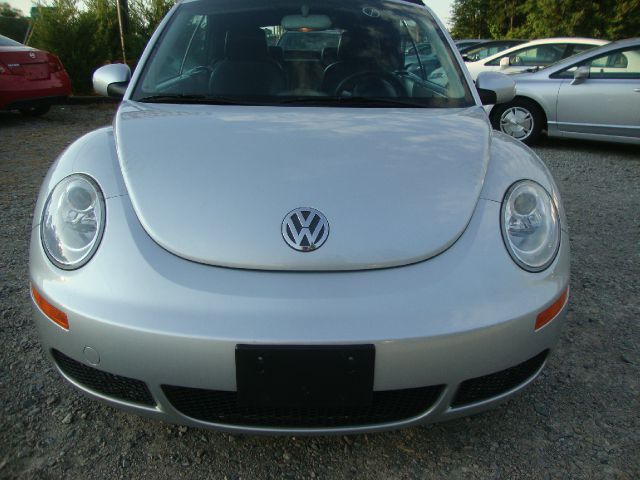 Volkswagen New Beetle 2006 photo 4