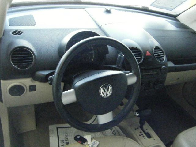 Volkswagen New Beetle Reg Cab 118 WB Convertible