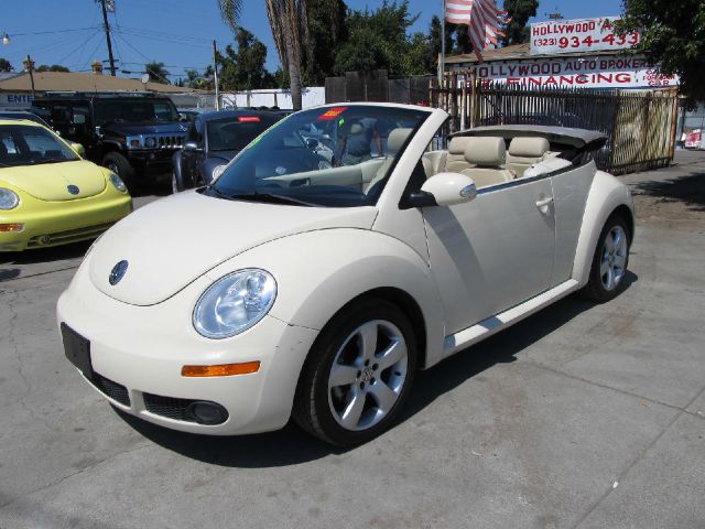 Volkswagen New Beetle 2006 photo 3