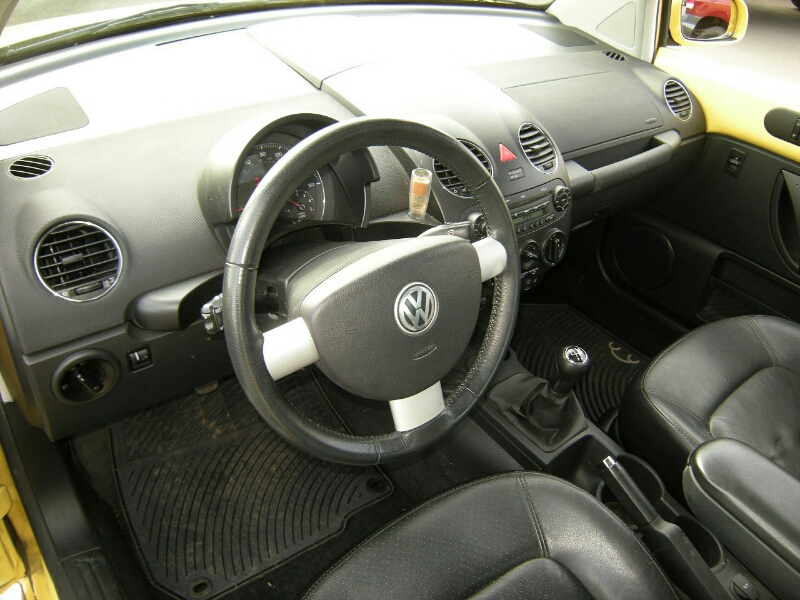 Volkswagen New Beetle 2006 photo 2