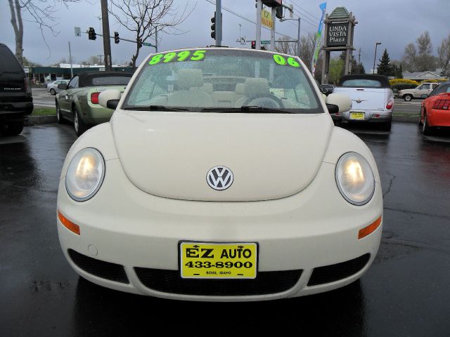 Volkswagen New Beetle 2006 photo 10