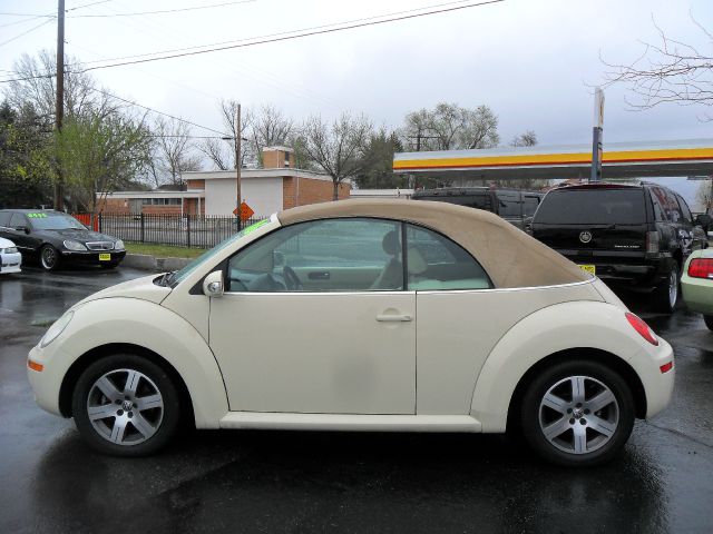 Volkswagen New Beetle 2006 photo 11