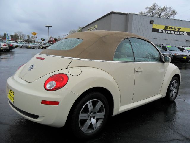 Volkswagen New Beetle 2006 photo 18