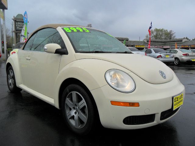 Volkswagen New Beetle 2006 photo 2