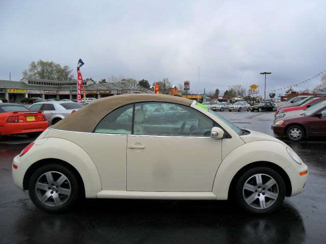 Volkswagen New Beetle 2006 photo 3