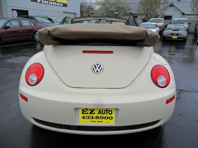 Volkswagen New Beetle 2006 photo 5