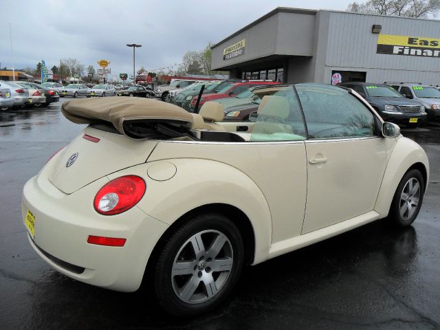 Volkswagen New Beetle 2006 photo 6